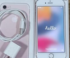 iPhone 7 32gb (Rose Gold) pre-loved item
