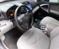 Toyota RAV4 2011 - Isulan