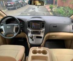 Hyundai Grand Starex 2017 - Mariveles - 2