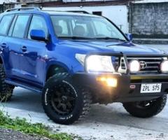 Toyota Land Cruiser 2012 - Manila